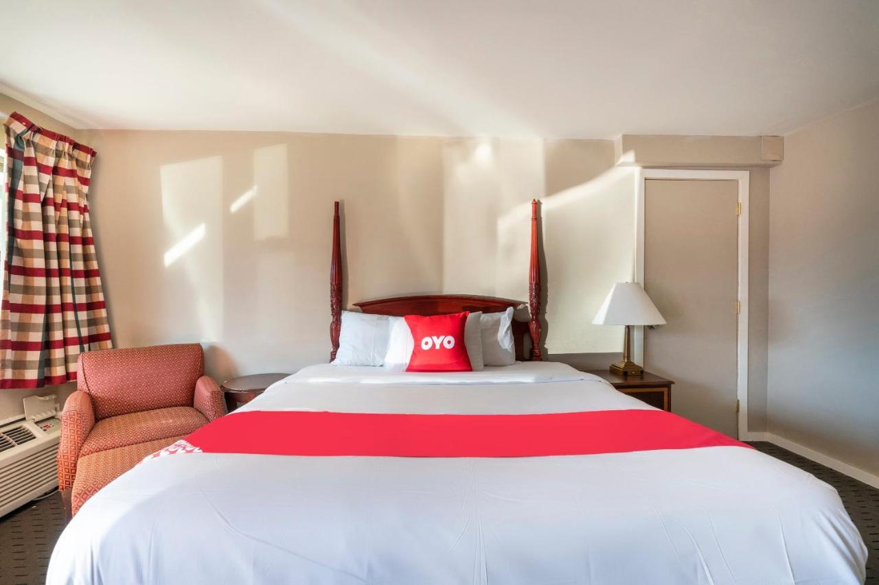 Oyo Hotel Malden Ma Broadway エクステリア 写真