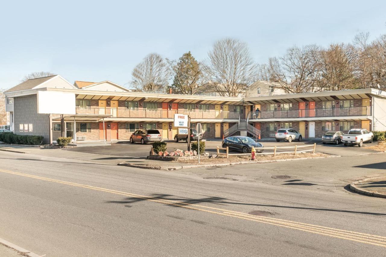 Oyo Hotel Malden Ma Broadway エクステリア 写真
