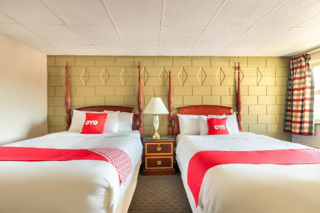 Oyo Hotel Malden Ma Broadway エクステリア 写真