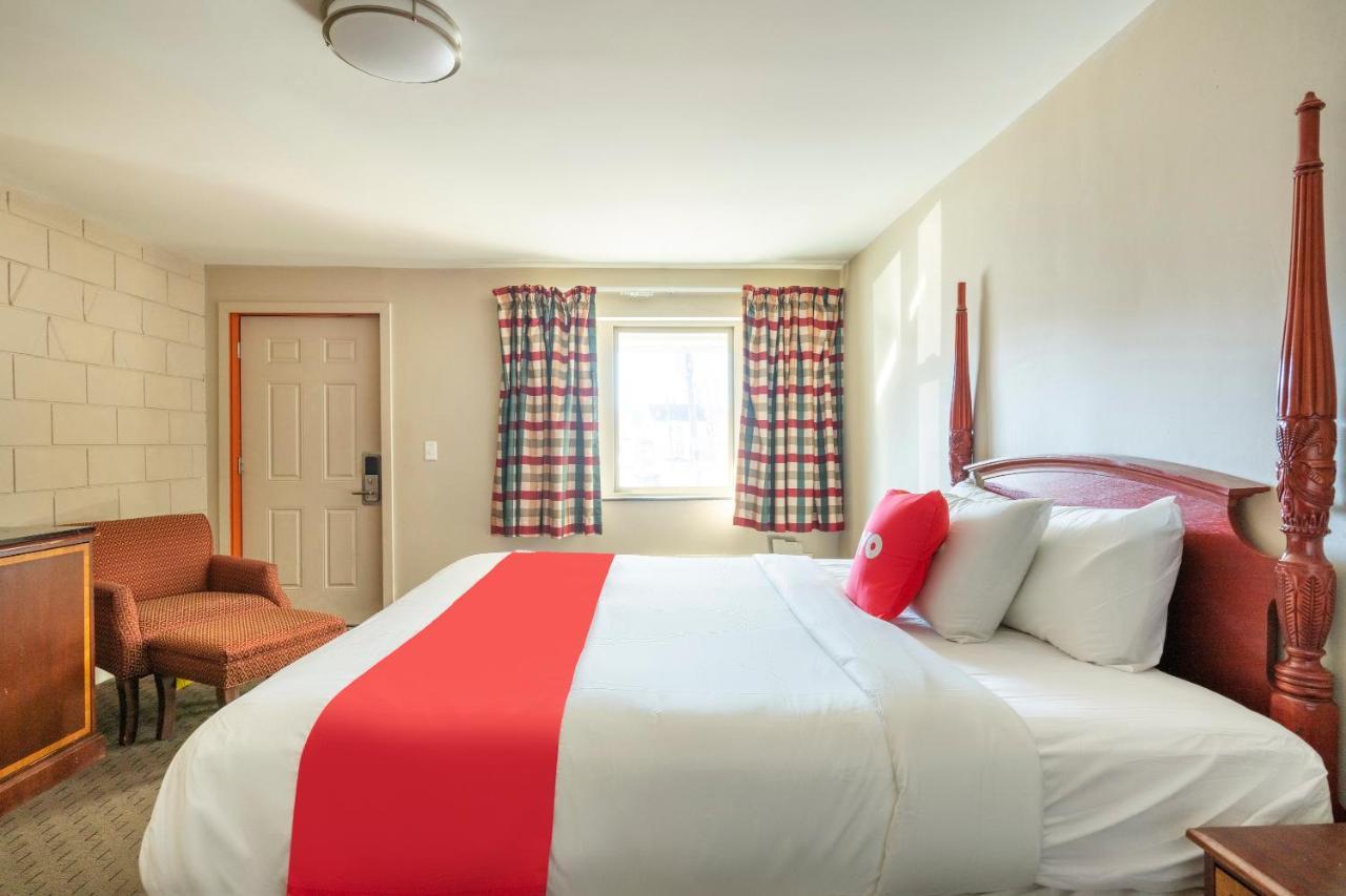 Oyo Hotel Malden Ma Broadway エクステリア 写真