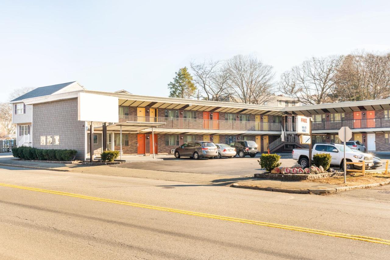 Oyo Hotel Malden Ma Broadway エクステリア 写真