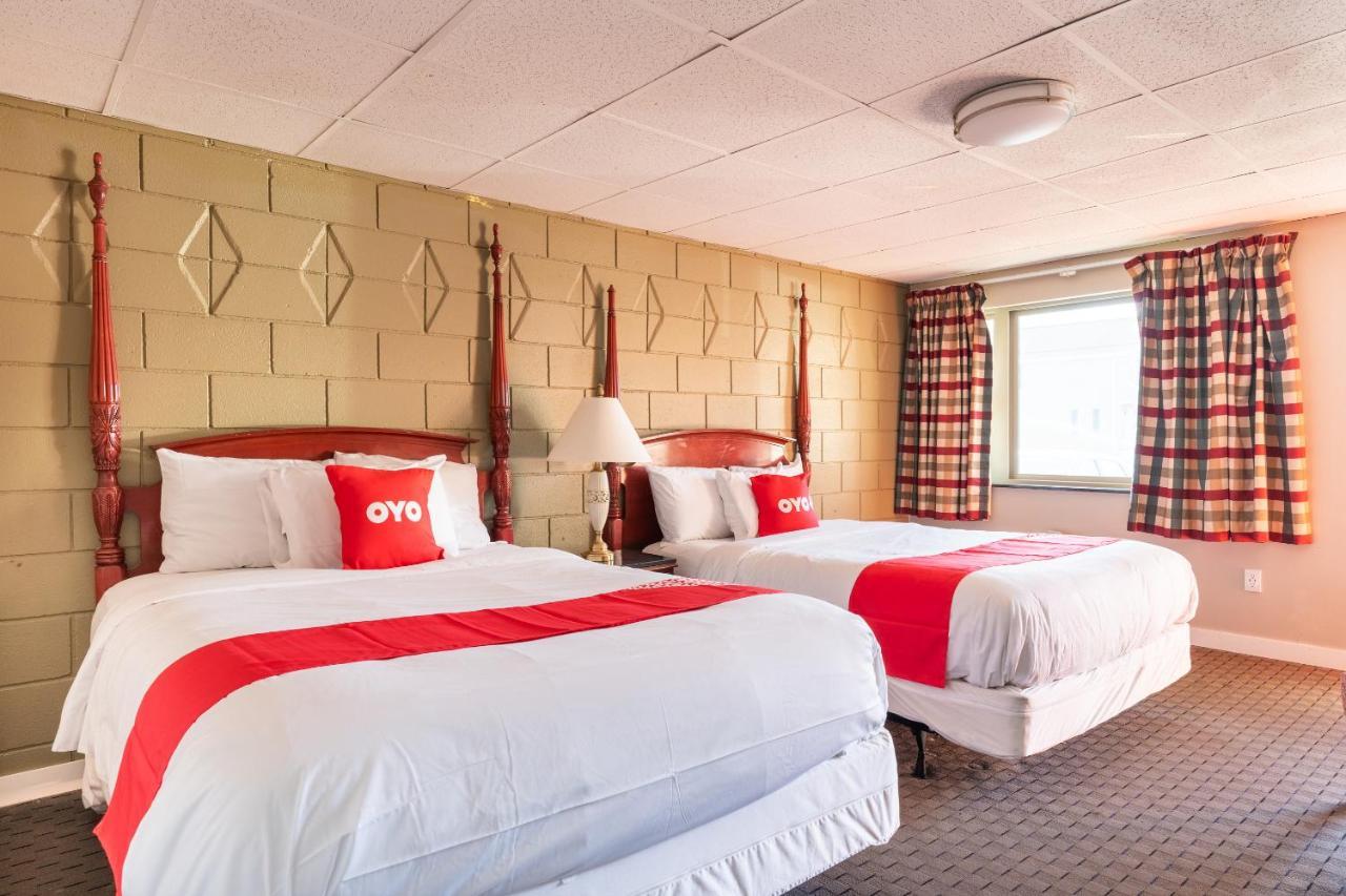 Oyo Hotel Malden Ma Broadway エクステリア 写真